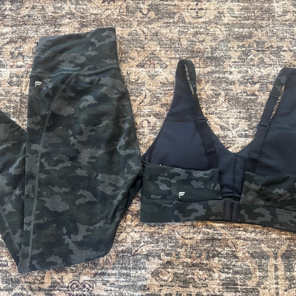 Fabletics Black Camo Sports Bra and Leggings Set - Picture 2 of 6